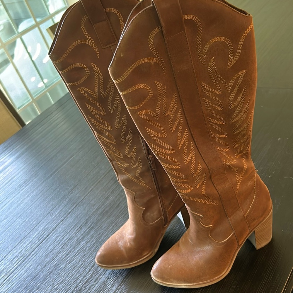 Amazing cowgirl boots MIA